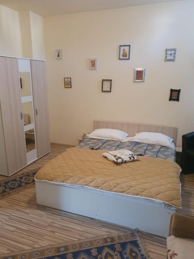 Relax Haus Hotel Hunedoara Exterior foto