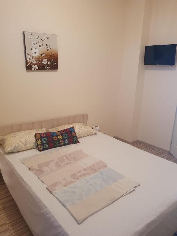 Relax Haus Hotel Hunedoara Exterior foto